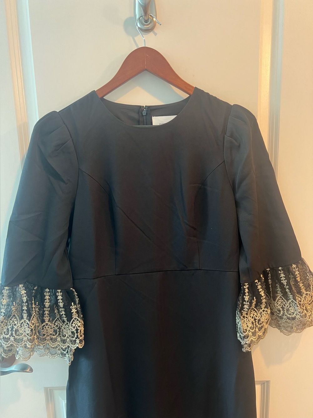 Tuckernuck Pomander Place Lillith Dress Black Gold Lace Holiday Party NWT - Picture 4 of 16